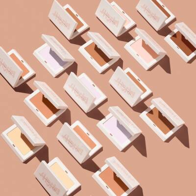 Fenty Beauty Bright Fix Instant Brightening + Blurring Powder 8.5g