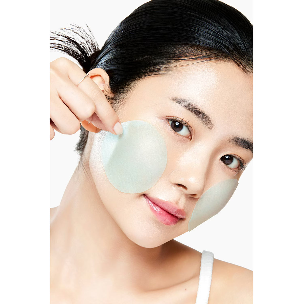 ANUA Pdrn 100 Hyaluronic Acid Glow Pad - improve hydration and skin radiance 180ml