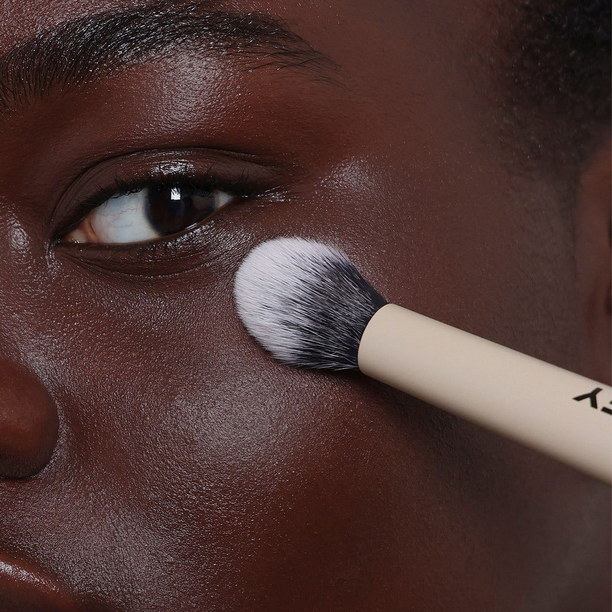 REFY Complexion Brush 26g